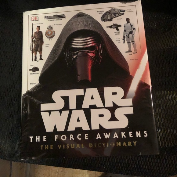 💫Star Wars the Force Awakens, the Visual Dictionary- 505 $15 or $12 w/offer - Picture 1 of 2